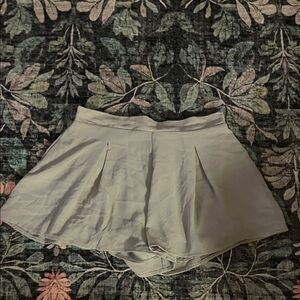 Lucy in the Sky Cream Pleated Skorts